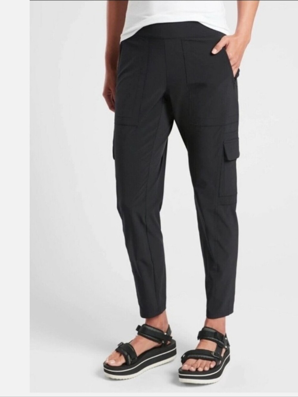 Athleta Chelsea Utility Jogger Cargo Pants Tapered Black 4 Tall Black